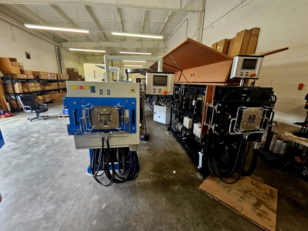 Heavy duty industrial downspout roll forming machine with high precision servo motors